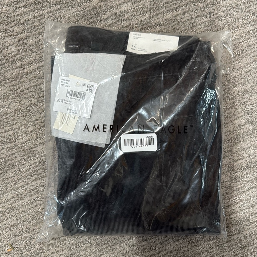 Black Corduroy high rise jegging
Size 16 Regular 
American Eagle
